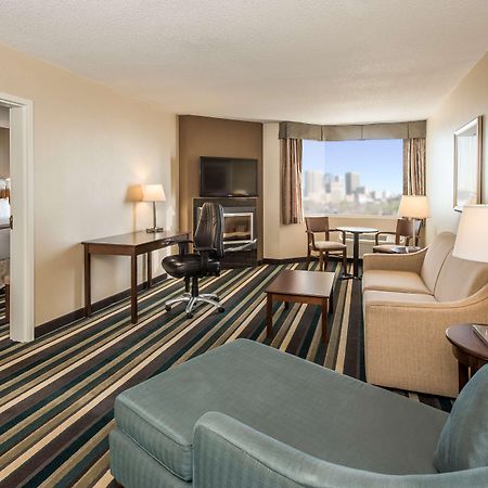 Best Western Plus Winnipeg Airport Hotel Esterno foto