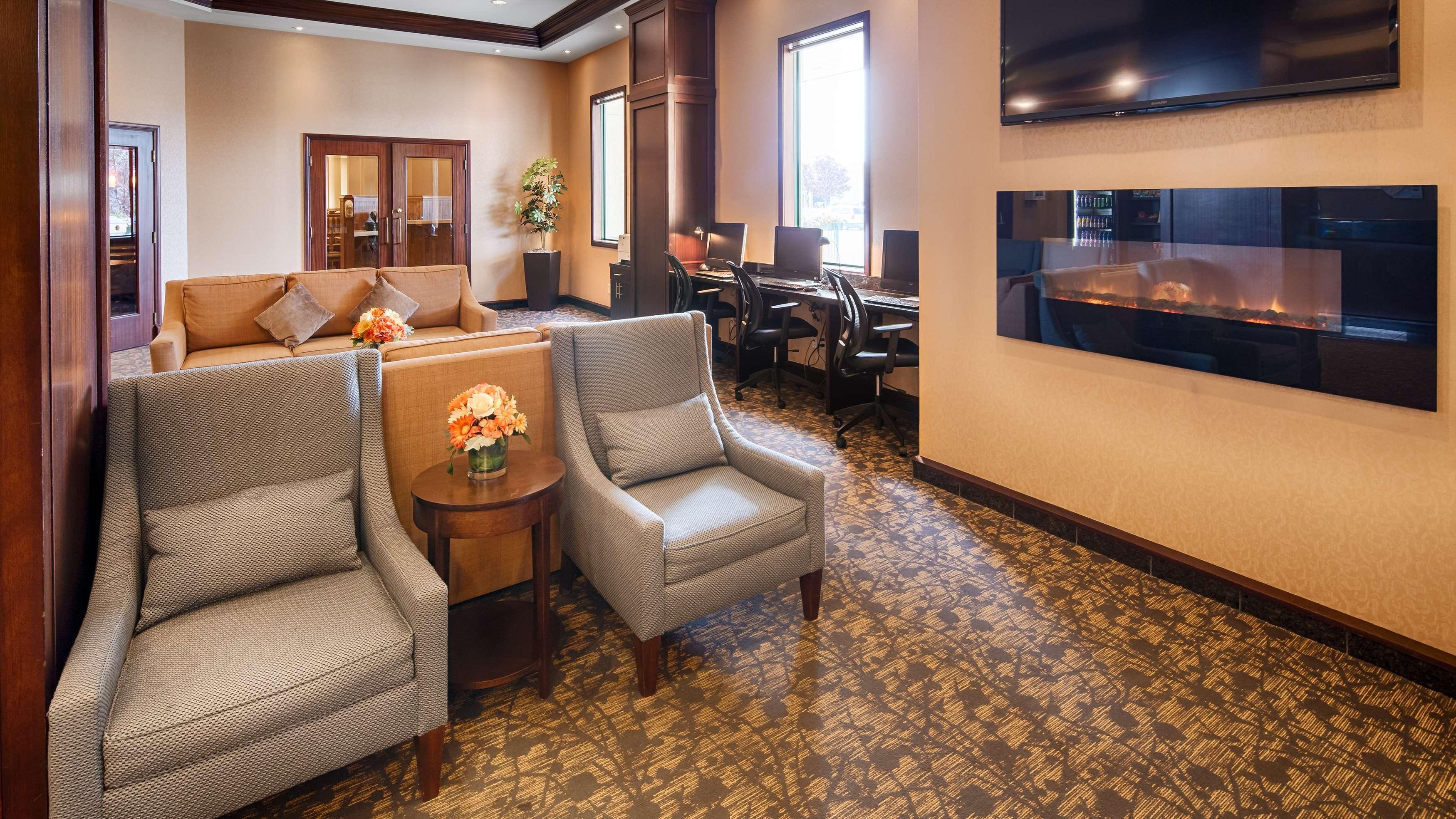 Best Western Plus Winnipeg Airport Hotel Esterno foto
