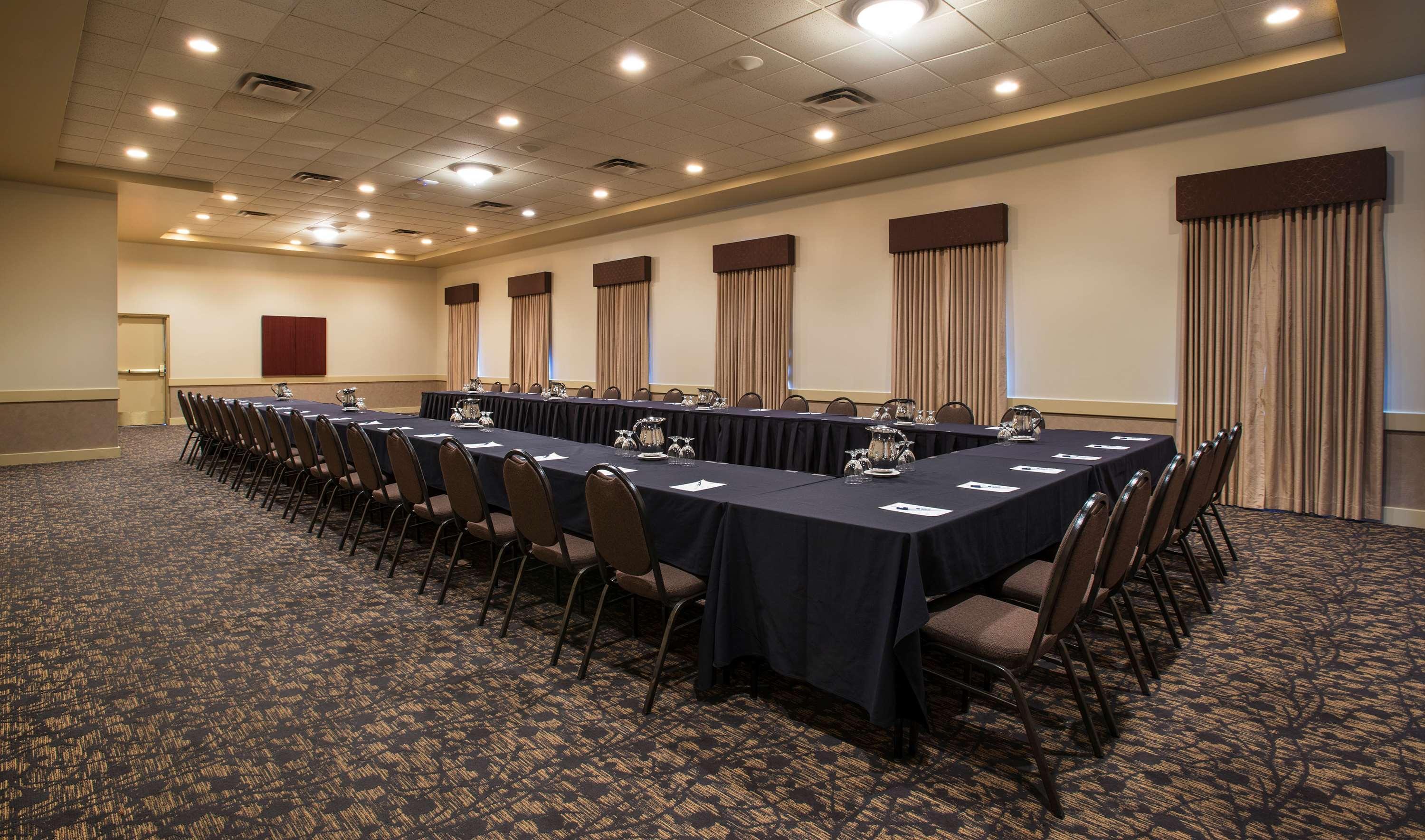 Best Western Plus Winnipeg Airport Hotel Esterno foto