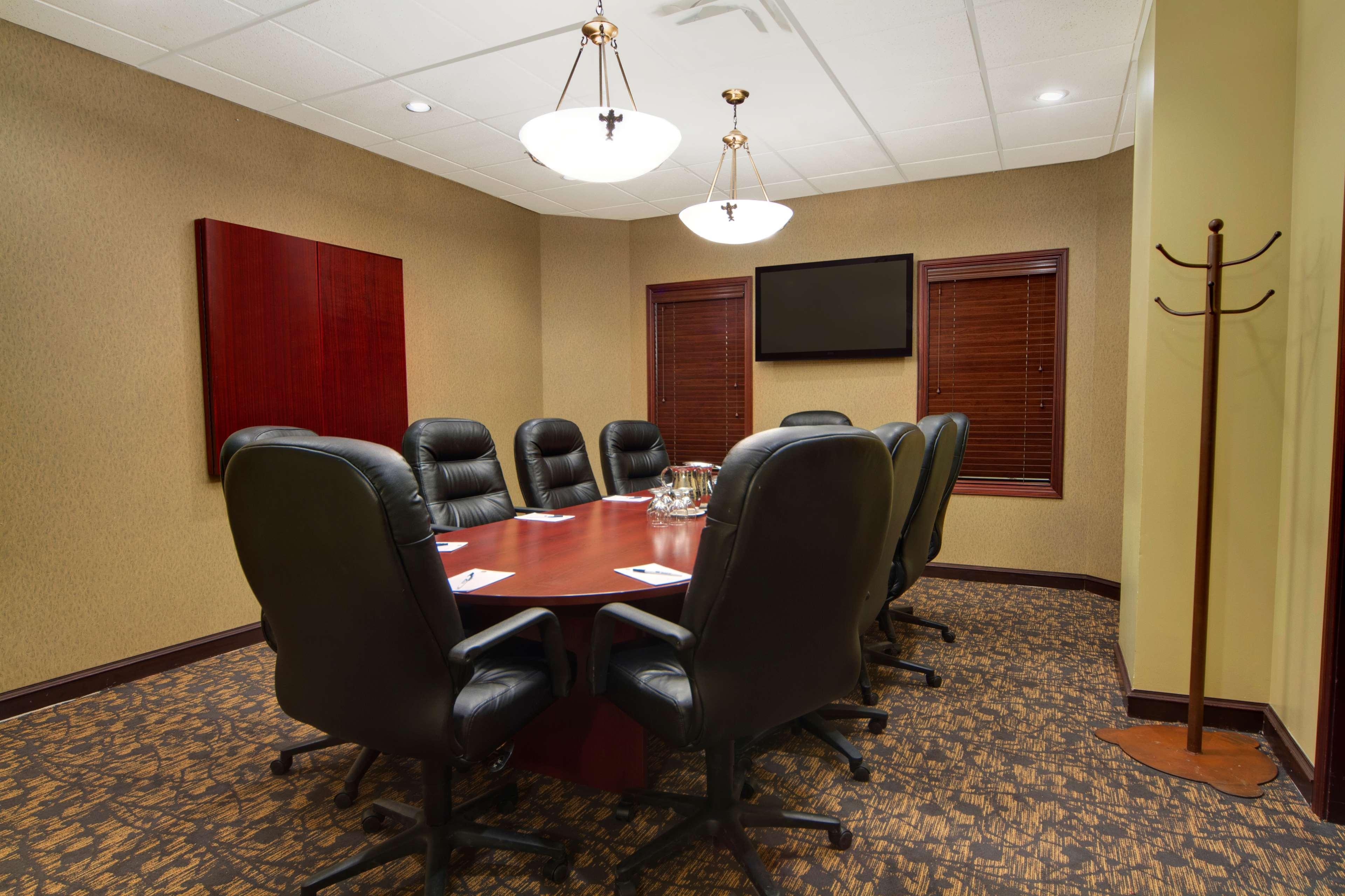 Best Western Plus Winnipeg Airport Hotel Esterno foto