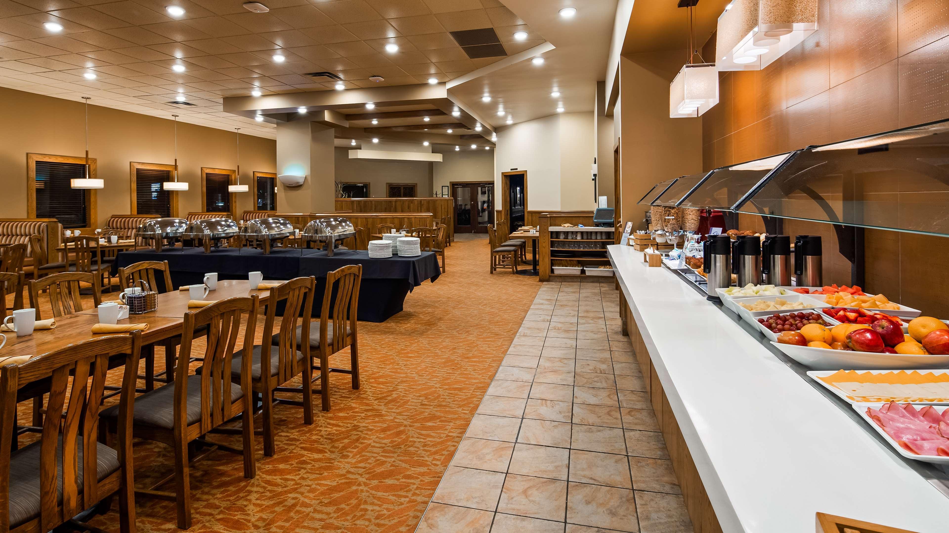 Best Western Plus Winnipeg Airport Hotel Esterno foto