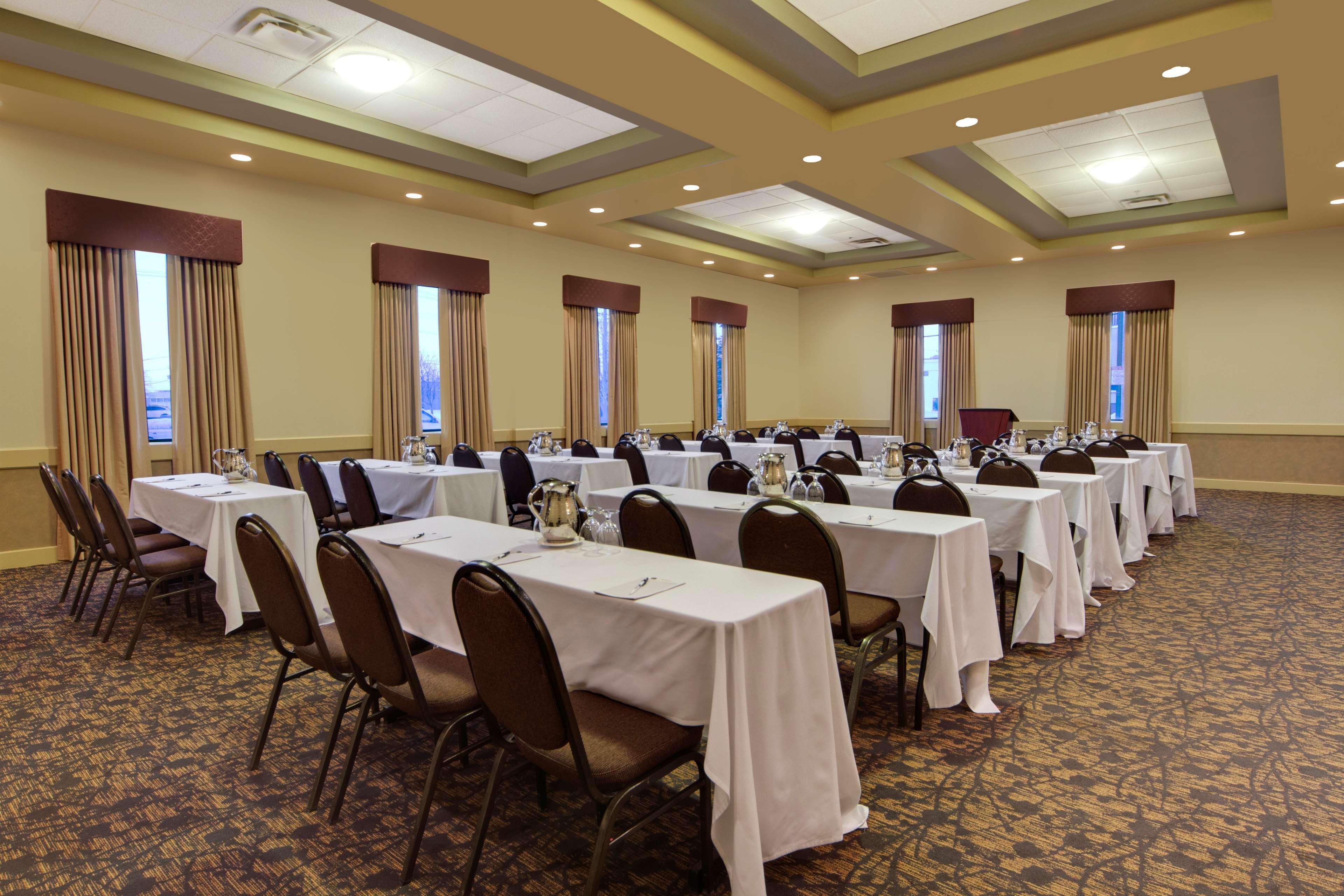 Best Western Plus Winnipeg Airport Hotel Esterno foto