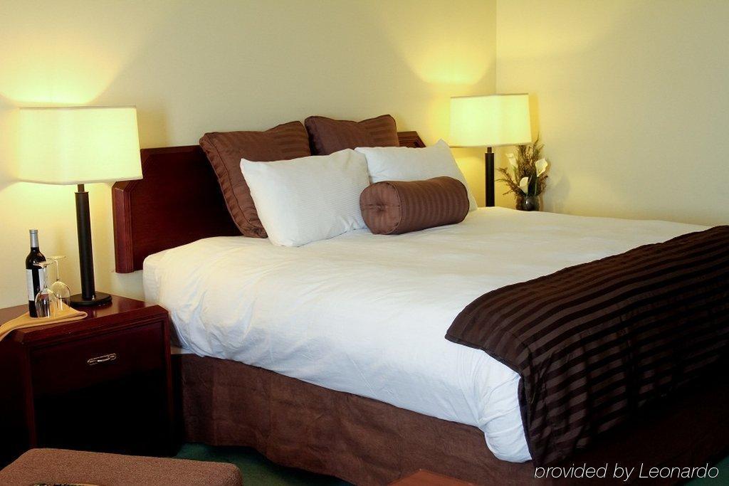Best Western Plus Winnipeg Airport Hotel Esterno foto