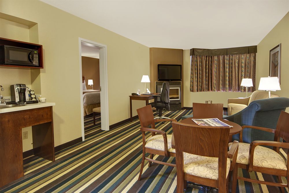 Best Western Plus Winnipeg Airport Hotel Esterno foto