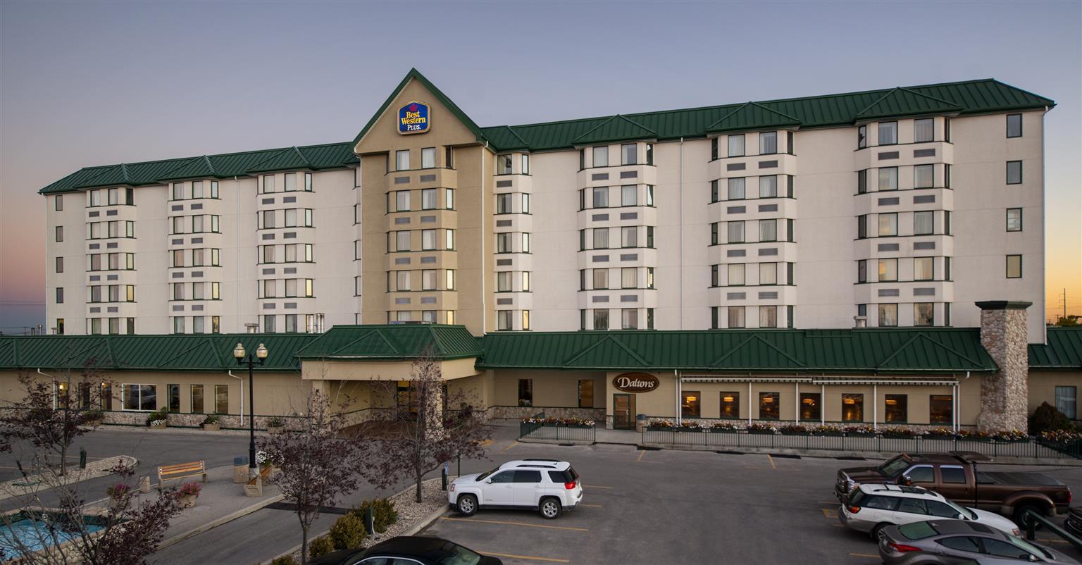 Best Western Plus Winnipeg Airport Hotel Esterno foto