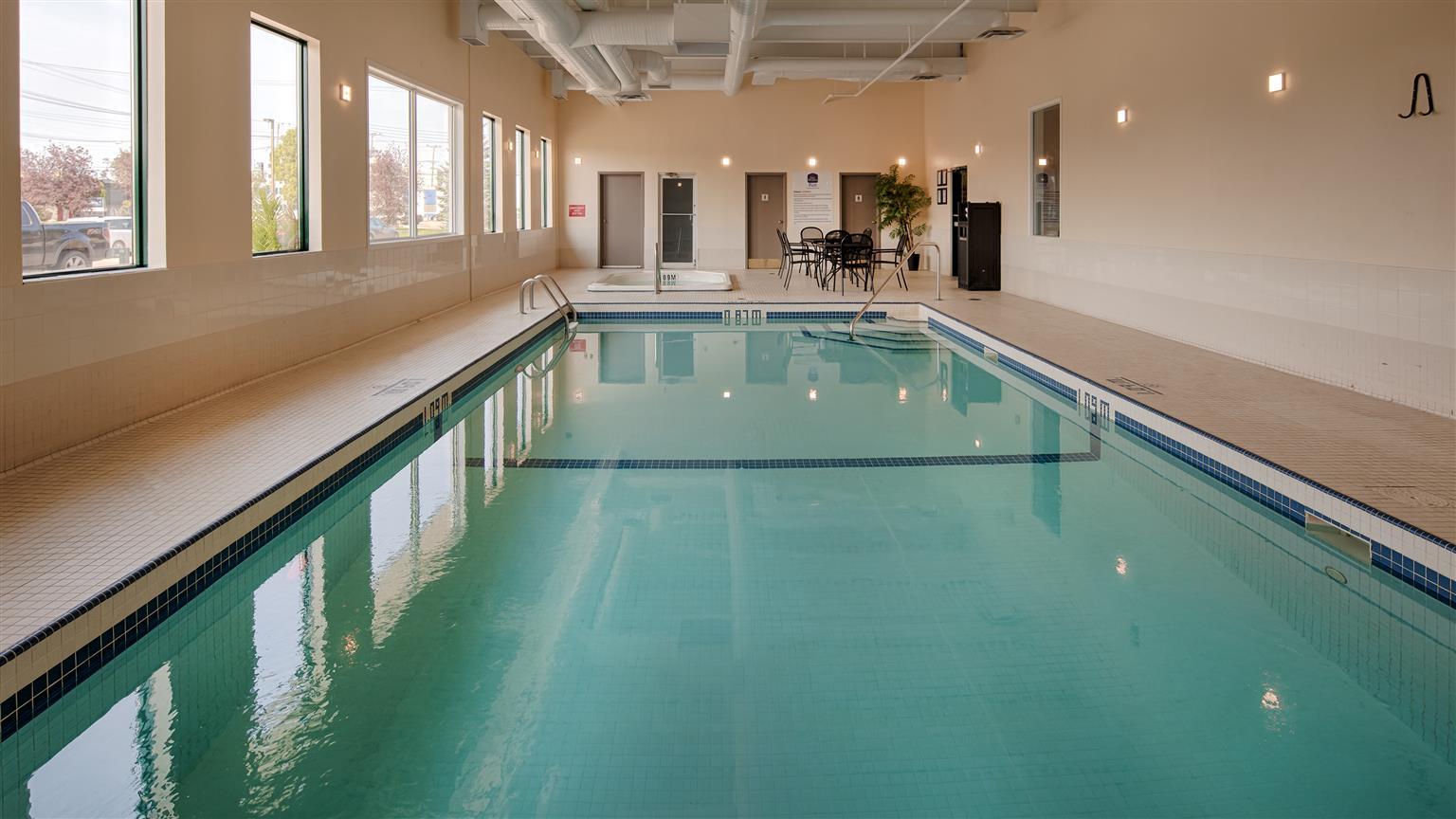 Best Western Plus Winnipeg Airport Hotel Esterno foto