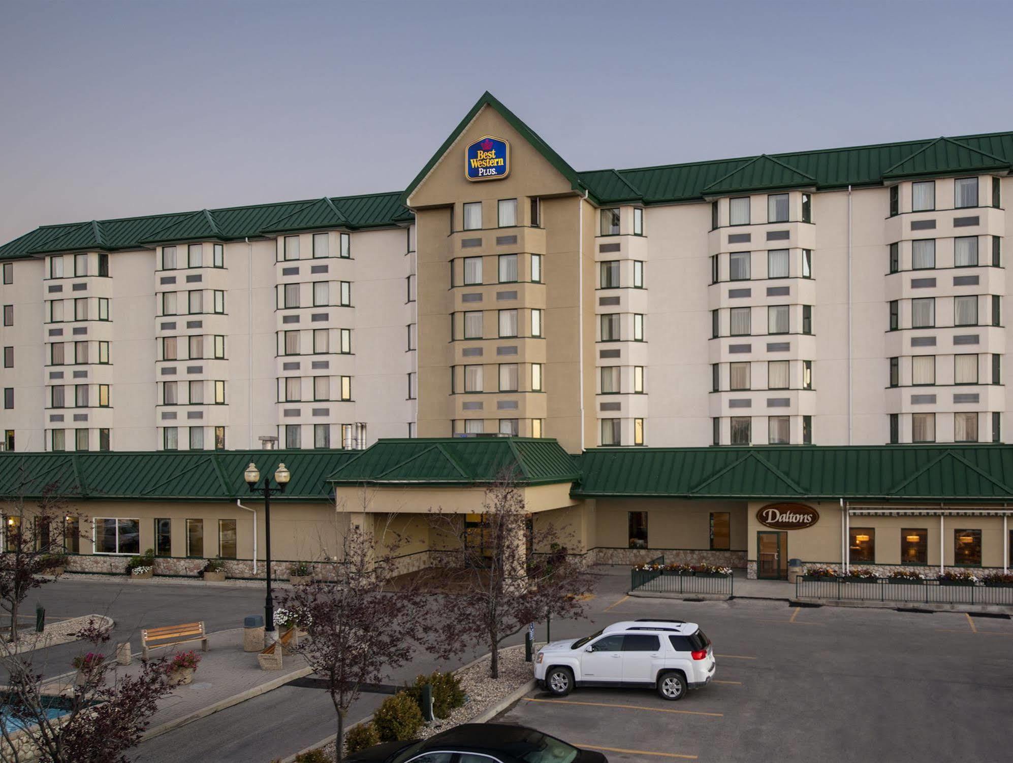 Best Western Plus Winnipeg Airport Hotel Esterno foto