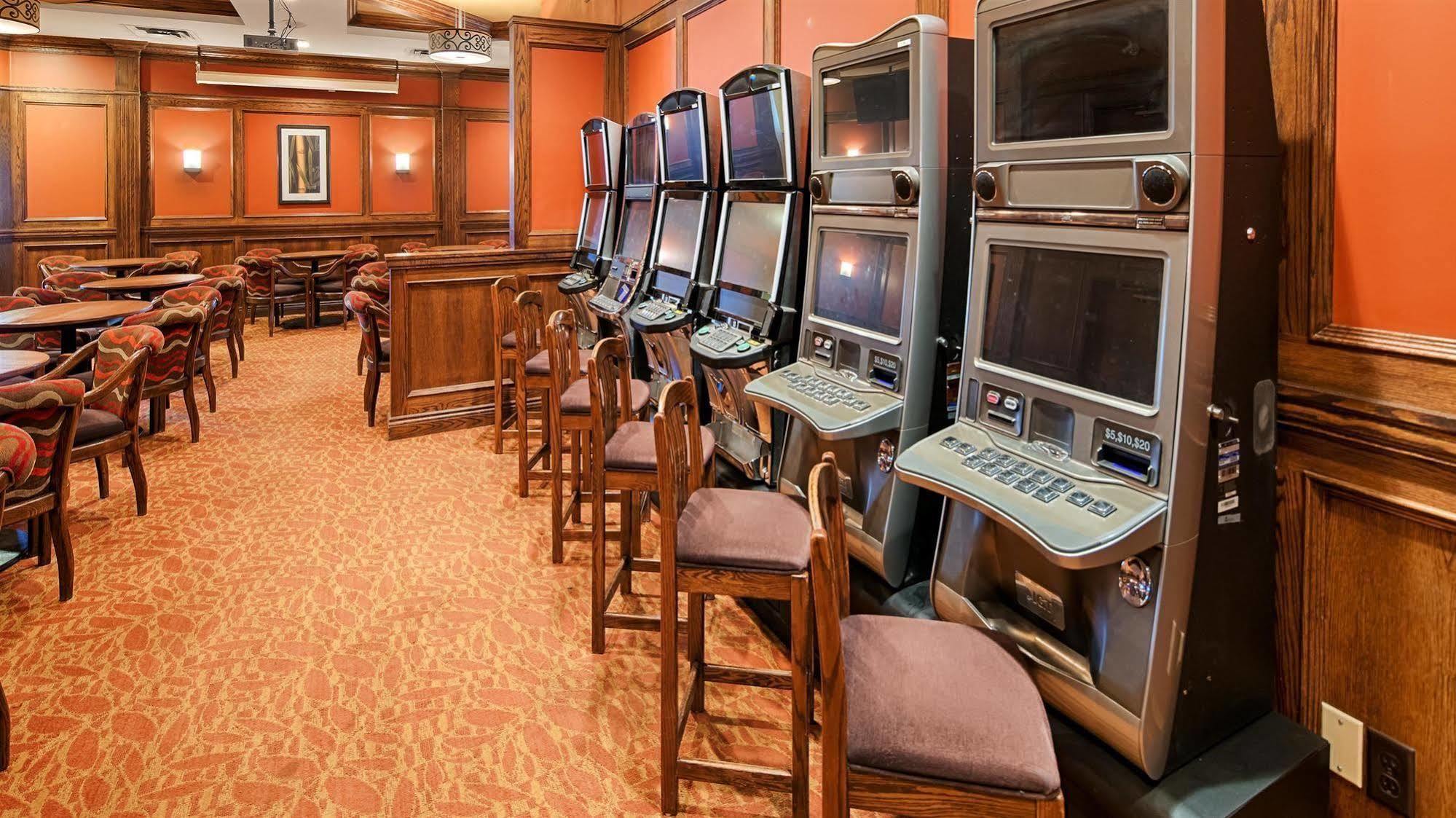 Best Western Plus Winnipeg Airport Hotel Esterno foto