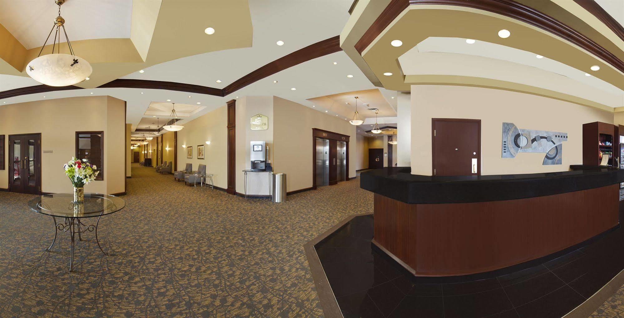 Best Western Plus Winnipeg Airport Hotel Esterno foto